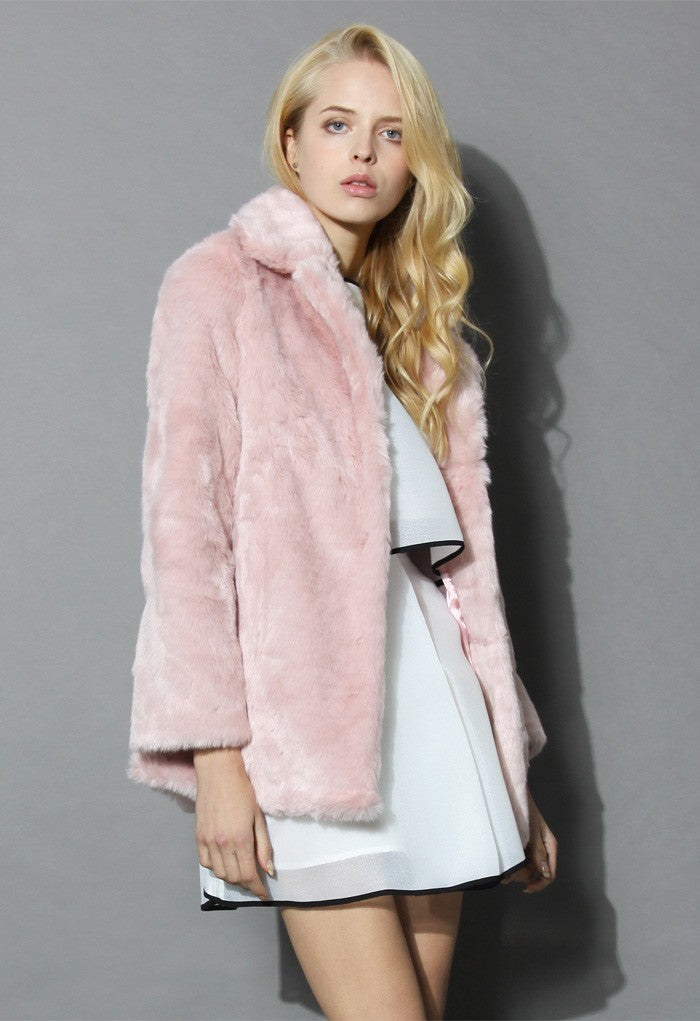 Women's short jacket made of soft faux fur with open cut and boxy silhouette Mune Fashion