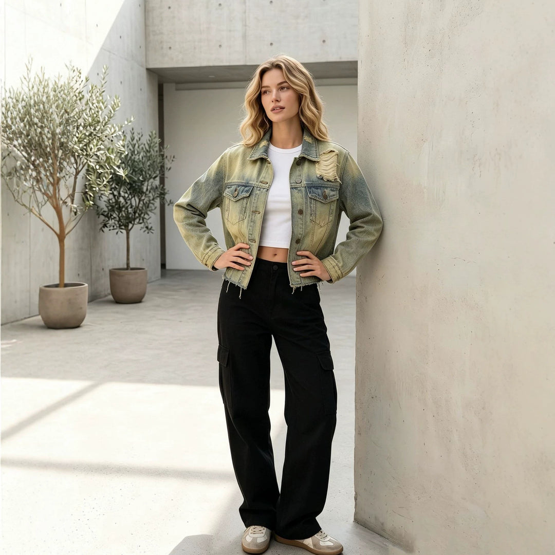 Women nan short denim jacket in destroyed look with chest pockets and raw hem Mune Fashion