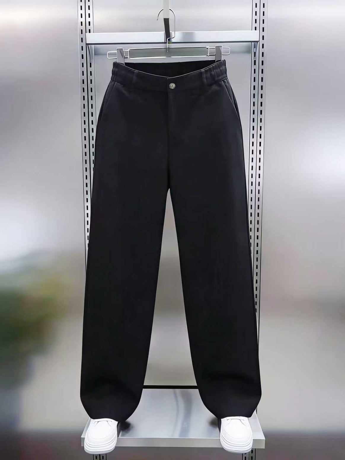 Men's wide Chino pants in Relaxed Fit with elastic comfort waistband and side pockets Mune Fashion