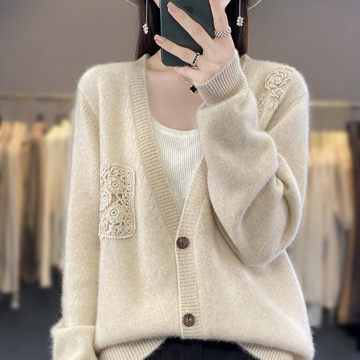 Women's Two-Piece Fine Knit Set with Knit Cardigan and Top as well as Crocheted Flower Appliqués Mune Fashion