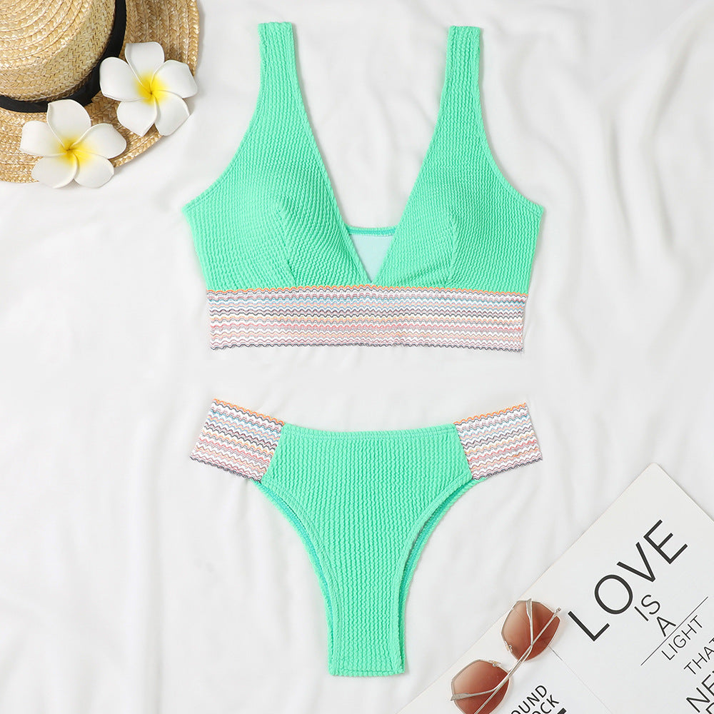 Ladies bikini set with modern V-neck and textured material Mune Fashion