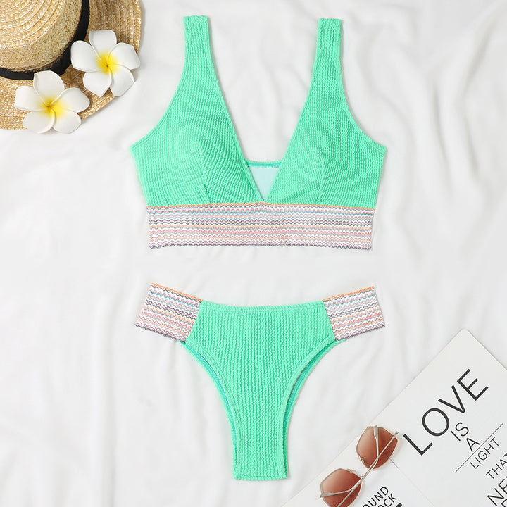Ladies bikini set with modern V-neck and textured material Mune Fashion