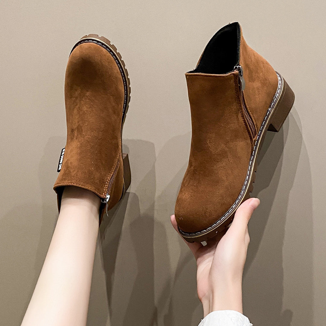 Ladies short zip ankle boot made of suede look with profiled tractor sole system and padded comfort lining Mune Fashion