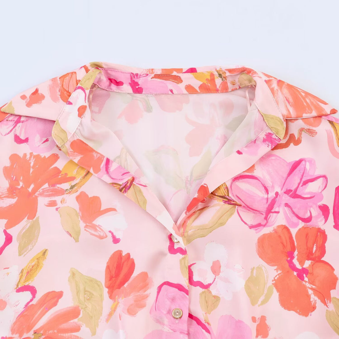 Women's loosely cut satin look blouse with shirt collar and balloon sleeves Mune Fashion