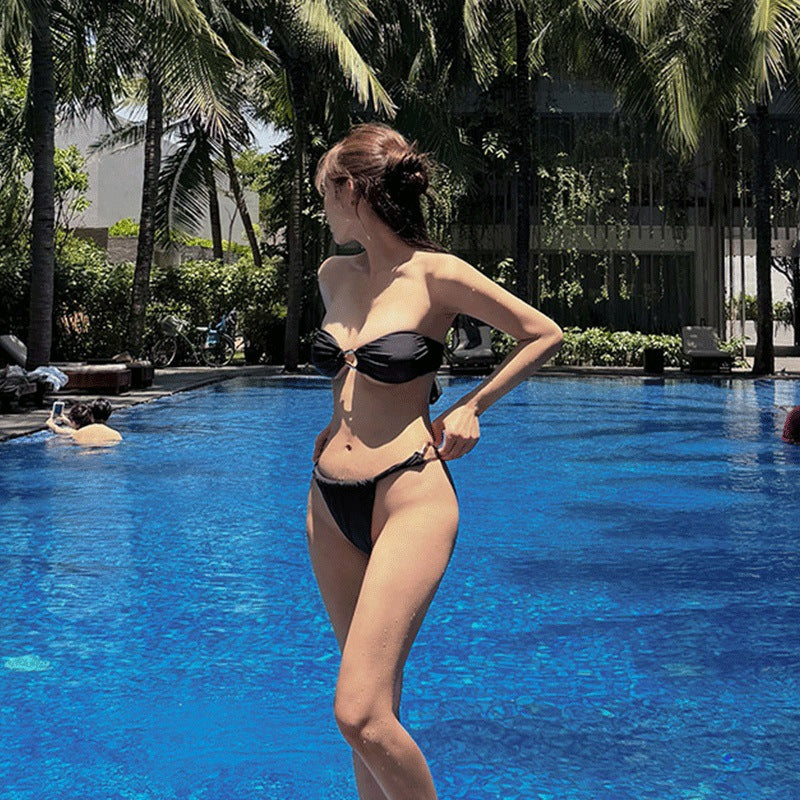 Women’s bikini set with stylish knot design and shiny details Mune Fashion