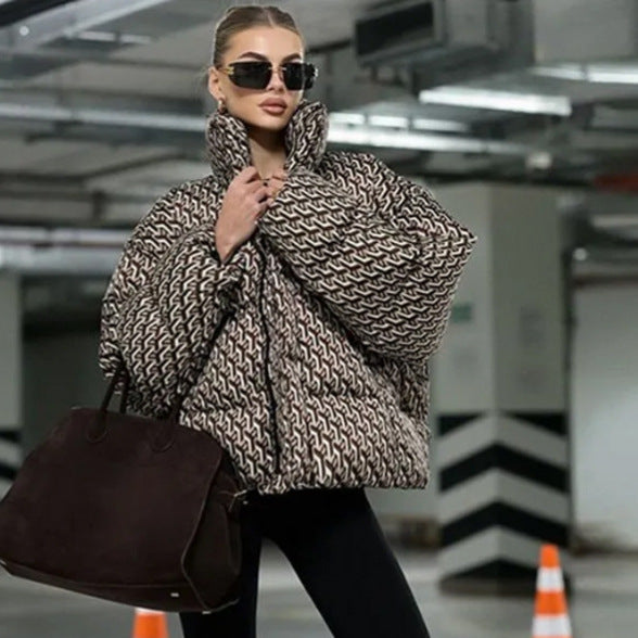 Women Short Quilted Oversized Quilted Jacket with High Shawl Collar Mune Fashion