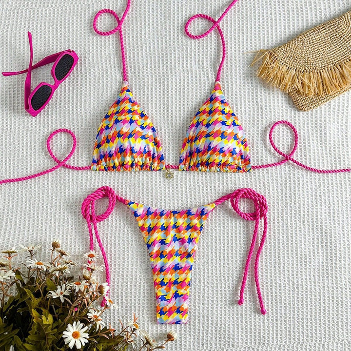 Women's Triangle Bikini with Colorful Geometric Pattern Mune Fashion