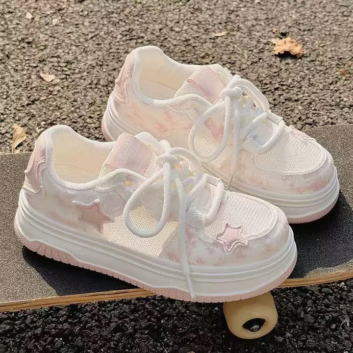 Women sneakers with fashionable star motif and comfortable sole Mune Fashion