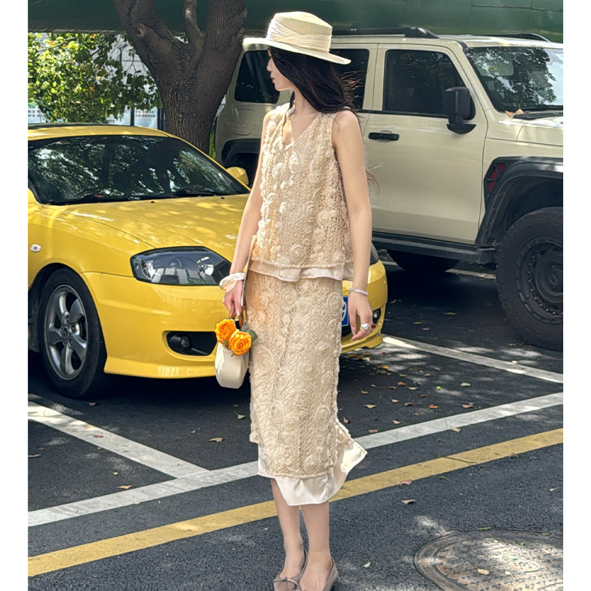 Women's lace midi skirt with floral crochet lace and opaque lining Mune Fashion