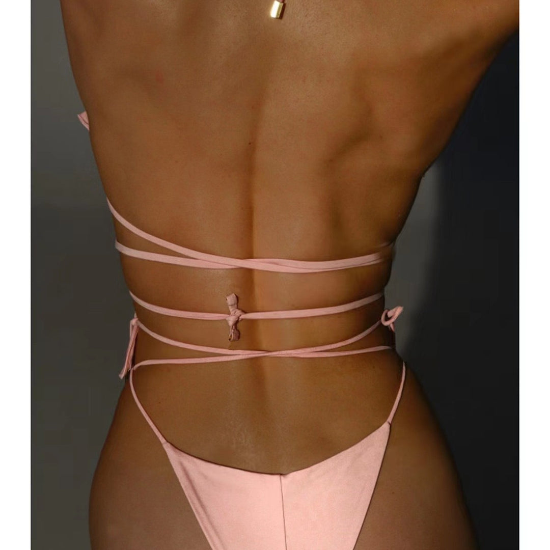 Women Bikini with Floral Decorations Mune Fashion