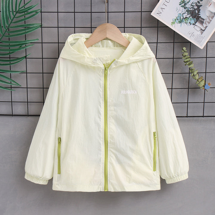 Women's ultra-lightweight hooded nylon jacket with UV protection, windproof features and zippered pockets Mune Fashion