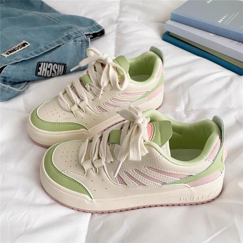 Women’s sporty sneakers with breathable structure and fashionable accents Mune Fashion