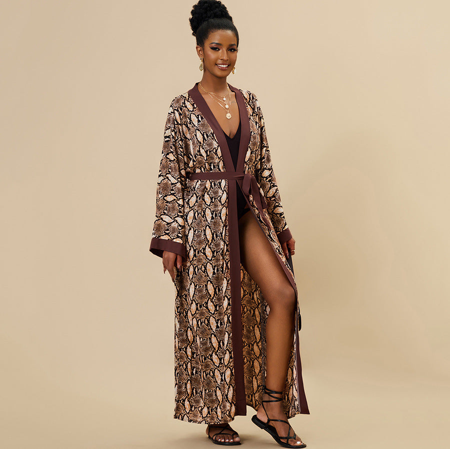 Ladies Luxurious Bathrobe with Exotic Pattern Mune