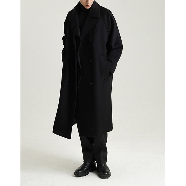 Men's wool coat in a loose fit with double-breasted button placket and wide lapels Mune Fashion