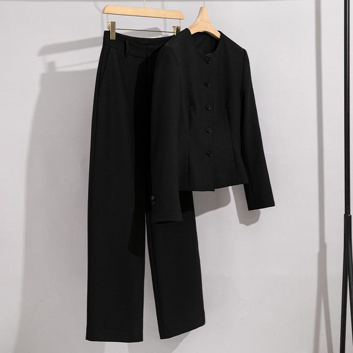 Women Elegant Pantsuit Set made of fine wool blend with round neck Mune Fashion