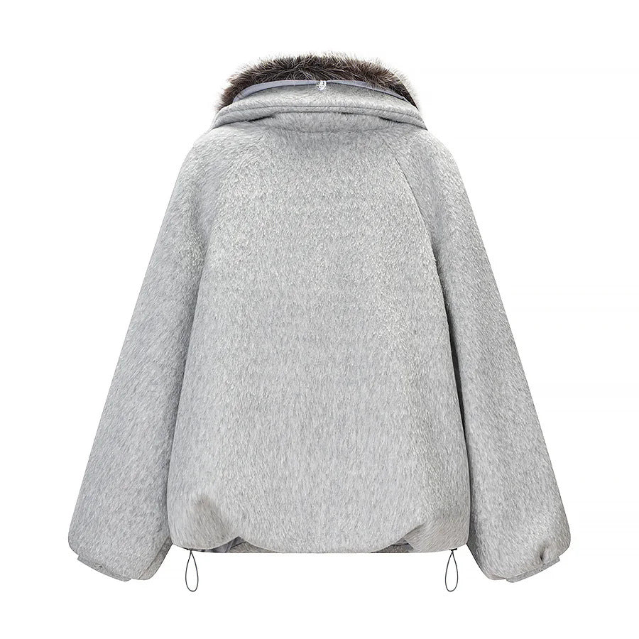 Women's short oversized wool blend jacket with voluminous faux fur collar and patch flap pockets Mune Fashion