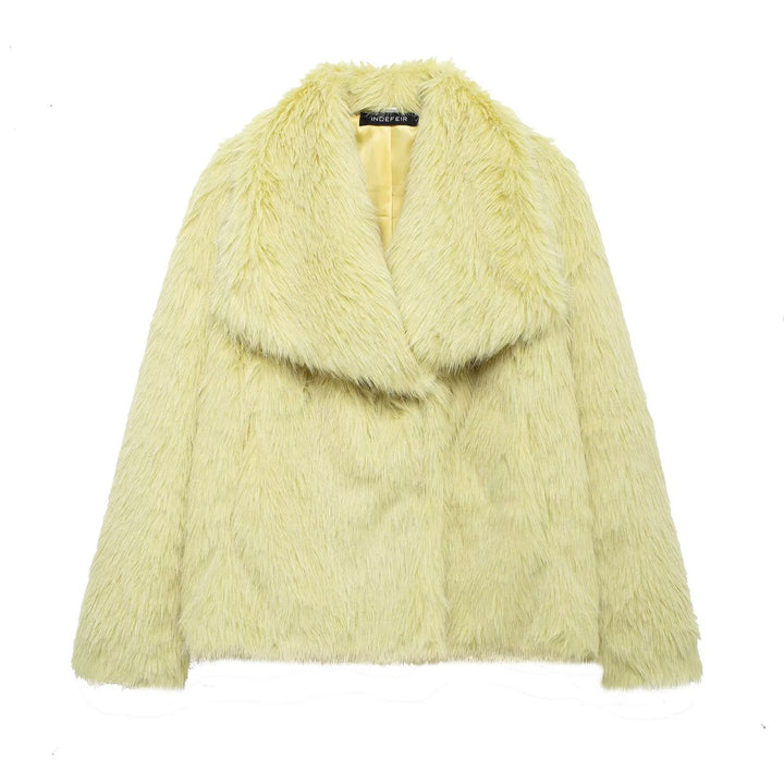 Ladies' short faux fur coat with oversized shawl collar and soft lining Mune Fashion