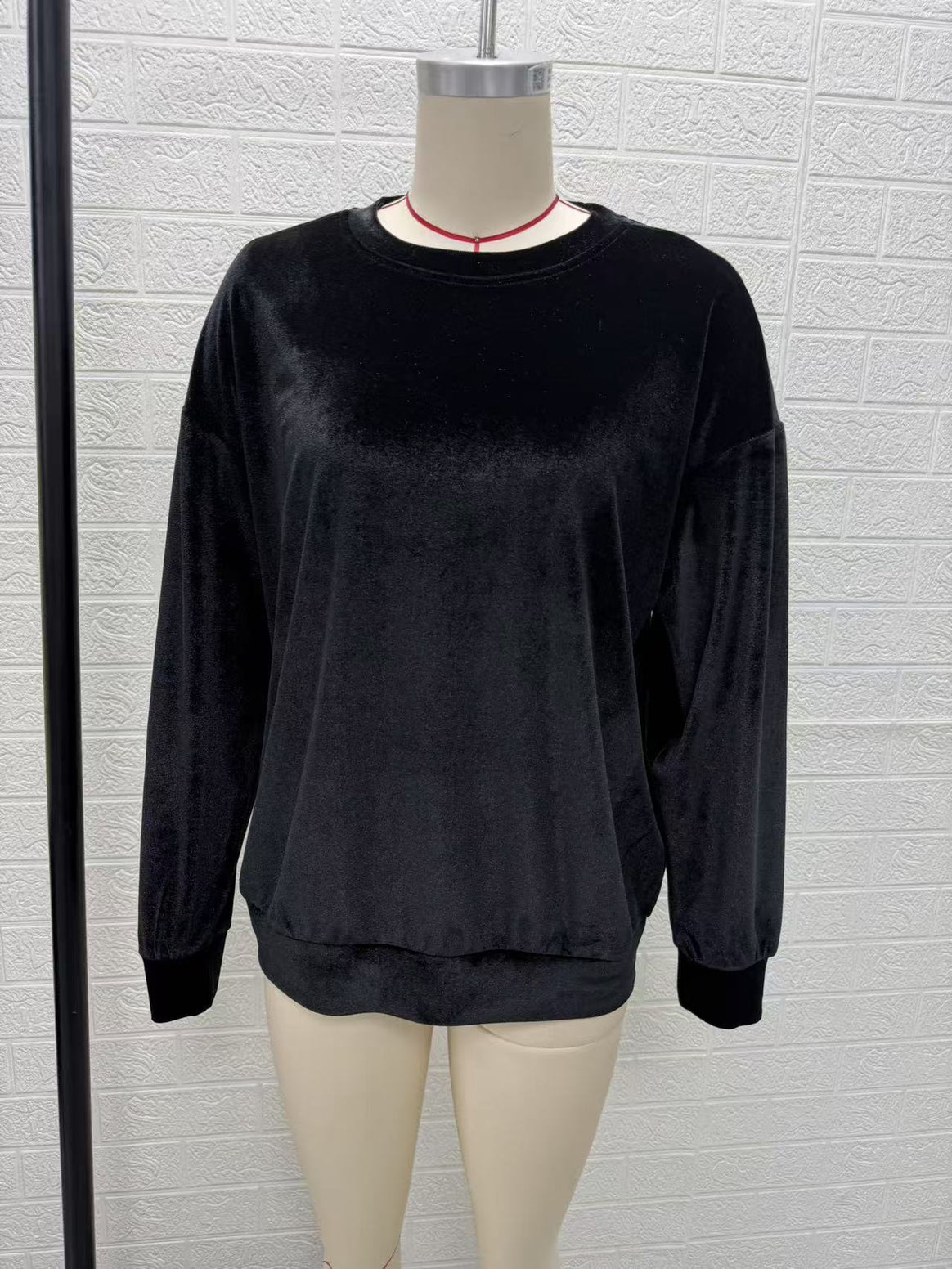 Women Oversized Velvet Sweater with Loose Fit and Ribbed Hem Mune Fashion