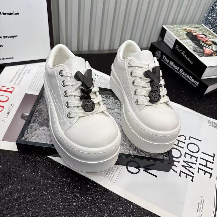 Women’s Platform Sneaker with Trendy Design and Elastic Laces Mune Fashion