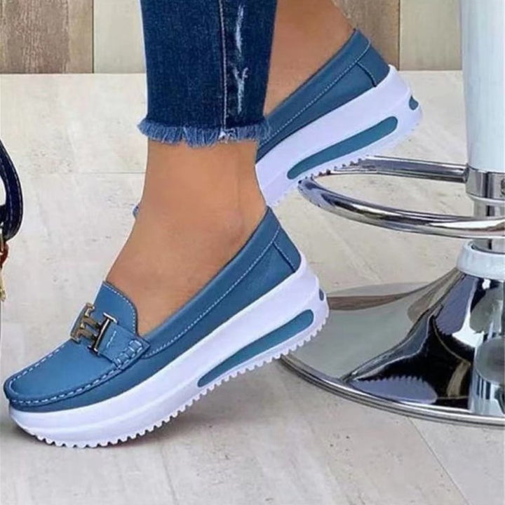 Damen Plateaulloafer mit modischem Schnallen-Detail und gepolstertem Komfortfußbett Mune Fashion