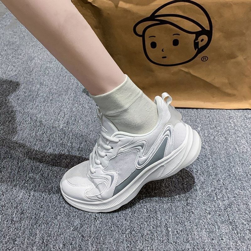Women Chunky Sneakers with modern design and comfortable cushioning Mune Fashion