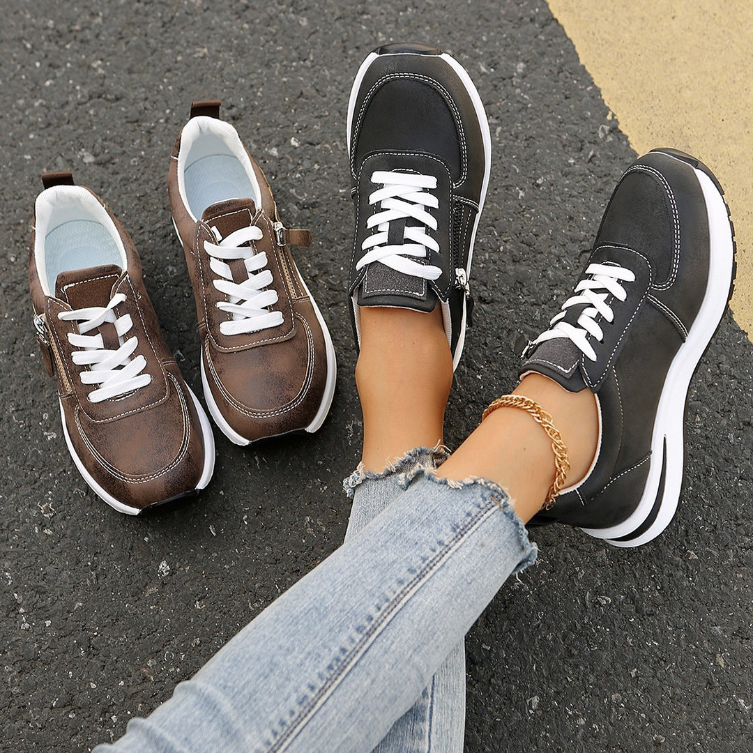 Women’s platform sneaker with zipper detail and padded comfort insole Mune Fashion
