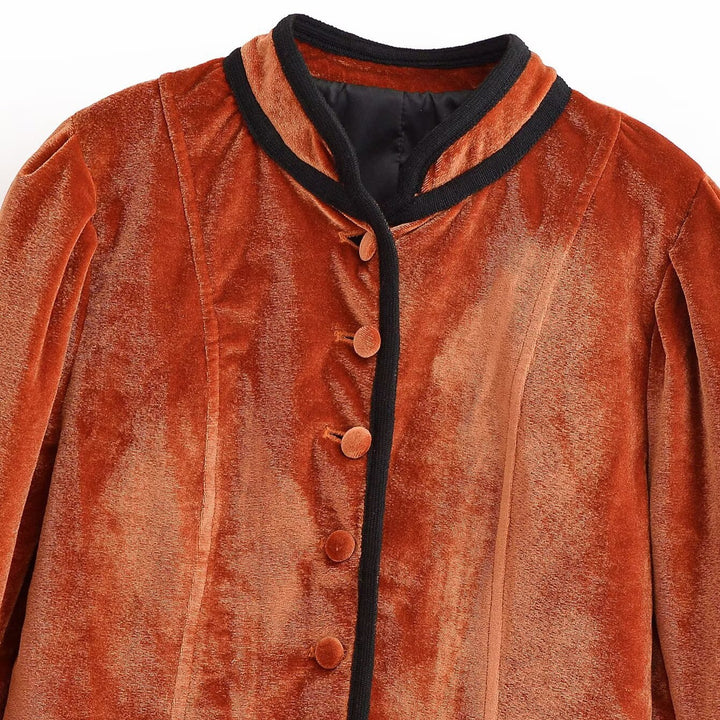 Ladies velvet jacket with stand-up collar, contrasting piping and button closure Mune Fashion