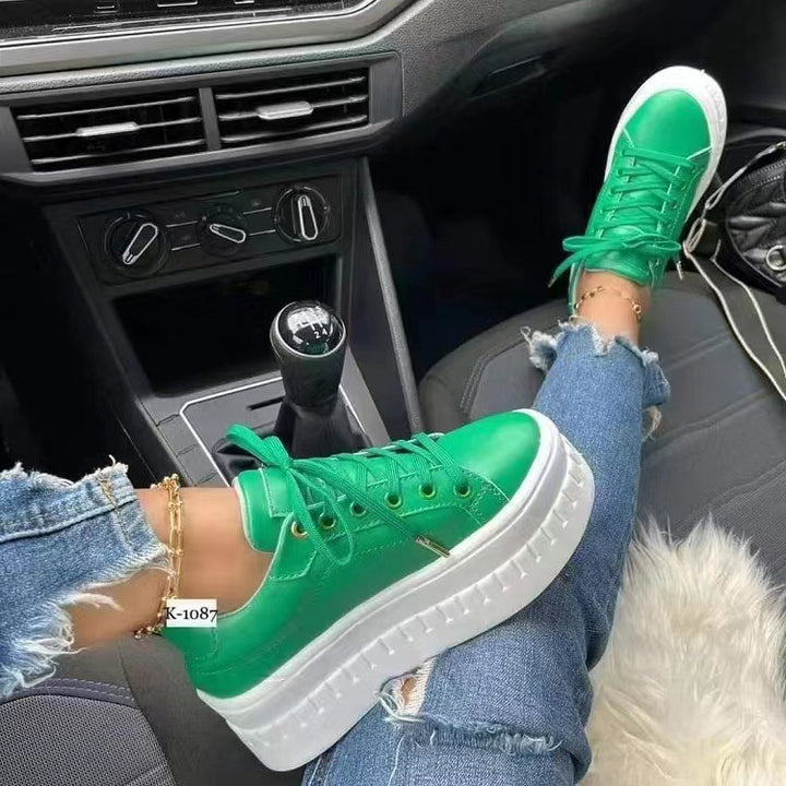 Women’s Fashion Platform Sneakers with Smooth Upper Material, Side Zipper and Distinctive Tread Sole Mune Fashion