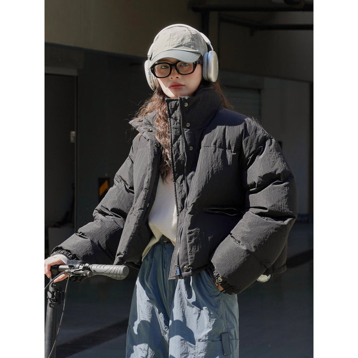 Women's short-cut padded down jacket with high collar and matte nylon surface Mune Fashion