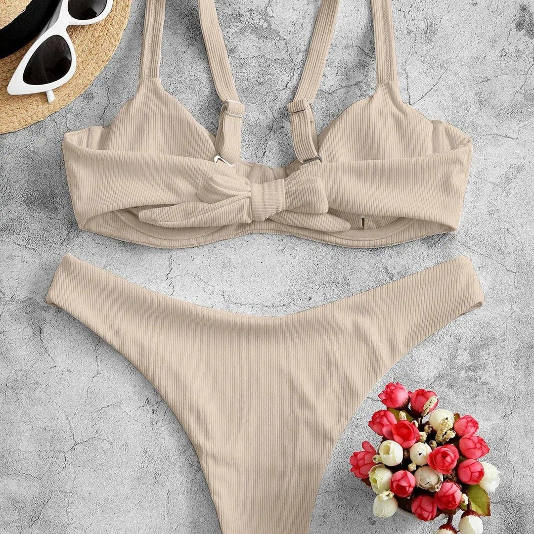 Women's bikini set with structured surface and elegant V-neck Mune Fashion
