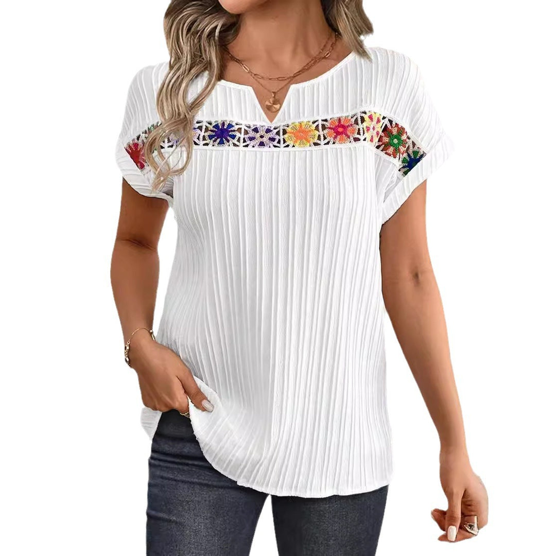 Women's cropped ribbed top with lace trim and V-slit Mune Fashion