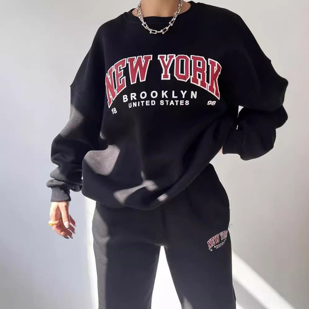 Women Oversized Lounge Set made of cotton fleece with college embroidery and relaxed joggers Mune Fashion