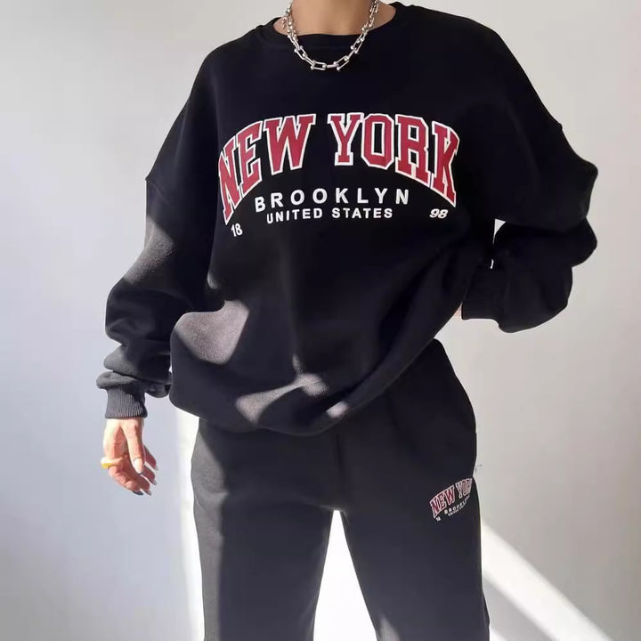 Women Oversized Lounge Set made of cotton fleece with college embroidery and relaxed joggers Mune Fashion