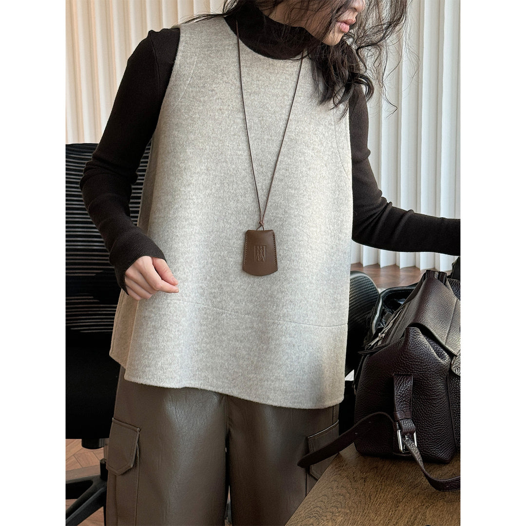 Women Boxy Wool Felt Vest with A-Line Cut and Inset Pockets Mune Fashion