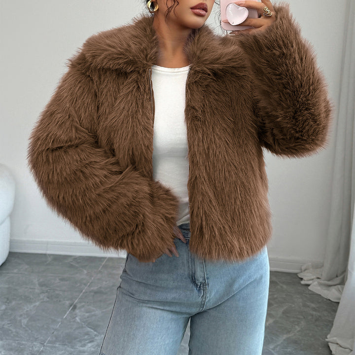 Women's short faux fur jacket with standing collar, concealed zipper and wide sleeves Mune Fashion