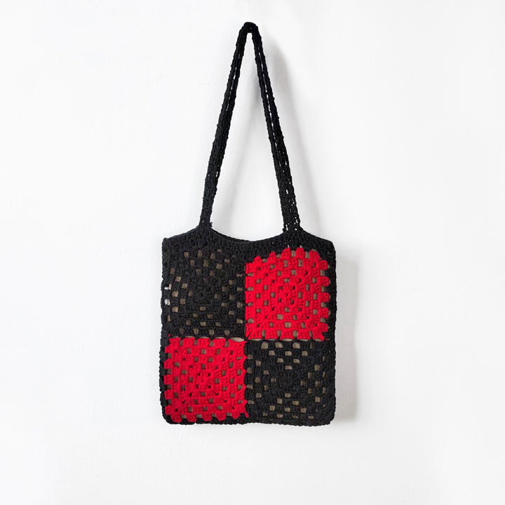 Women's crocheted tote bag with original square pattern Mune Fashion