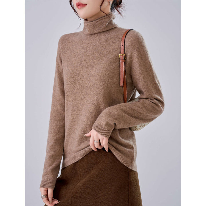 Women's fine turtleneck sweater made of cashmere blend with slim silhouette Mune Fashion