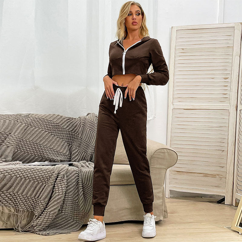 Women Two-Piece Velvet Jogging Suit with Cropped Hood and Drawstring Pants Mune Fashion
