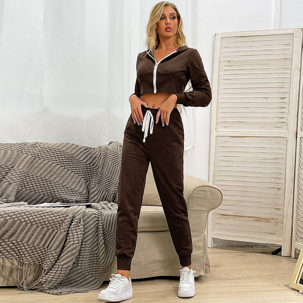 Women Two-Piece Velvet Jogging Suit with Cropped Hood and Drawstring Pants Mune Fashion