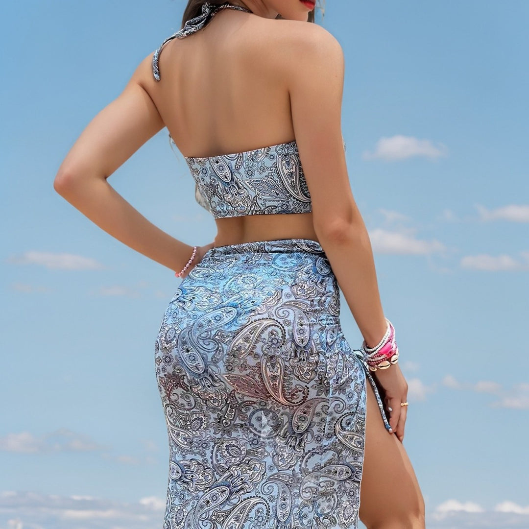 Women's beach outfit with paisley pattern Mune Fashion