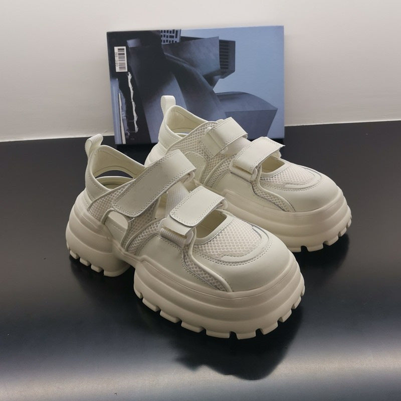 Ladies sporty sneakers with practical Velcro fastening and non-slip sole Mune Fashion