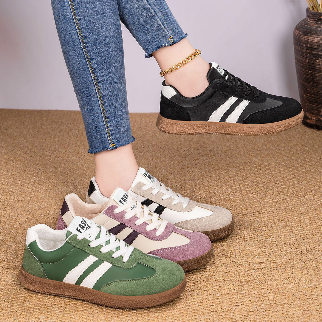 Men's retro sneakers with suede and textile upper material, classic three-stripe look and profile rubber sole Mune Fashion