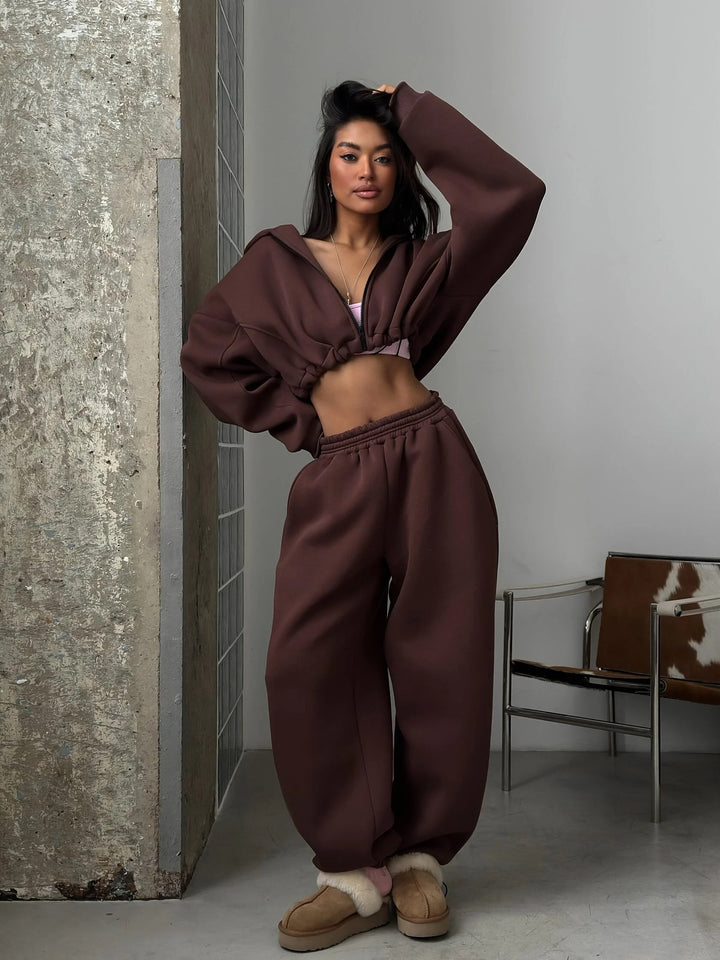 Women short oversized scuba zip hoodie with drawstring and figure-flattering high waist joggers Mune Fashion