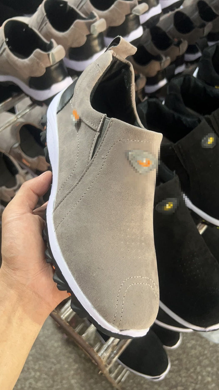 Damen Slip-On Sneaker aus Veloursimitat mit elastischen Seiteneinsätzen und profilierter Gummilaufsohle Mune Fashion