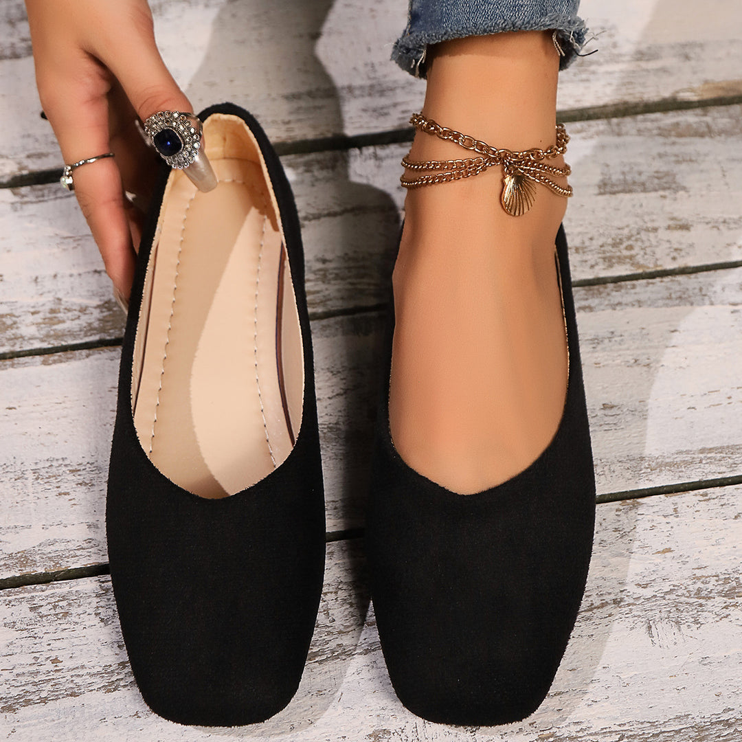 Women's elegant flat slip-on ballerinas with square toe, padded comfort insole, and suede look Mune Fashion