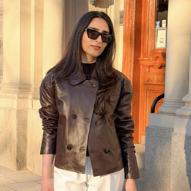 Women's short jacket made of smooth nappa leather in double-breasted with shirt collar Mune Fashion