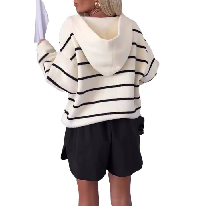 Women's oversized knitted cardigan with hood, wide stripes and gold-colored snap buttons Mune Fashion