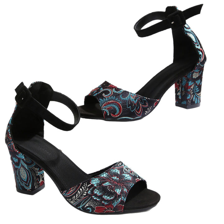 Women's open mules with embroidered paisley pattern, shiny faux leather upper and mid-high block heel Mune Fashion
