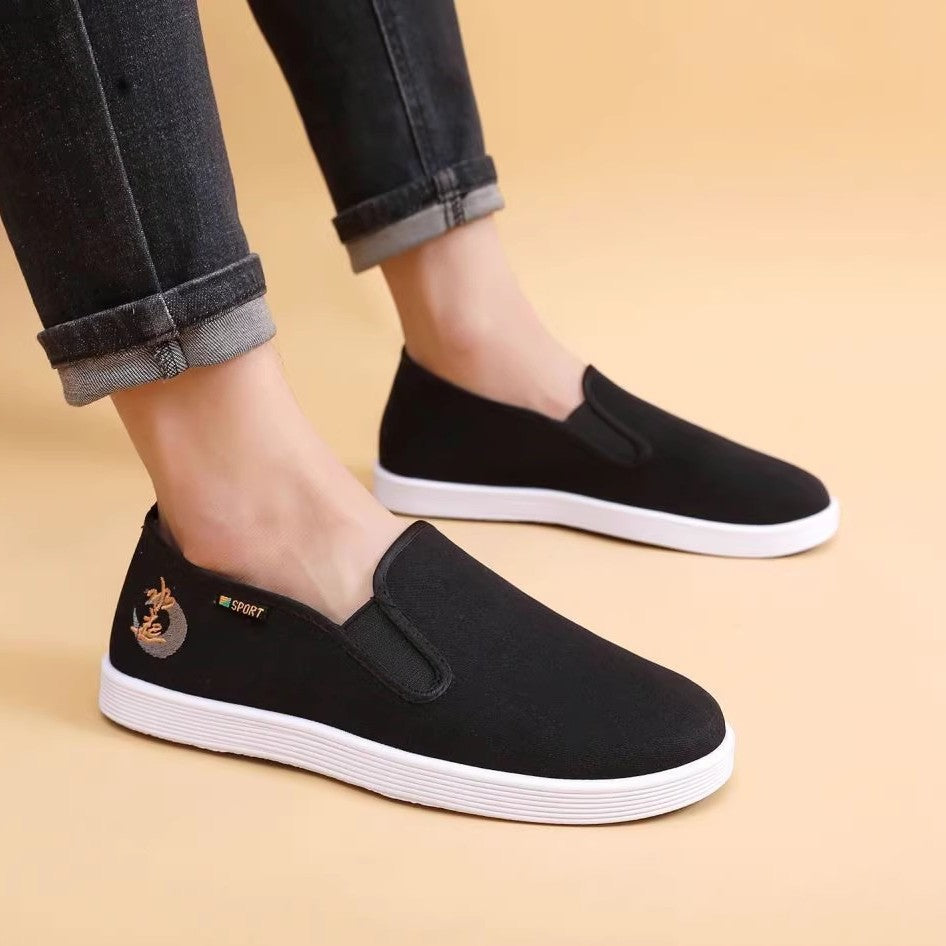 Men's cotton slip-on with embroidered design and non-slip rubber sole Mune Fashion