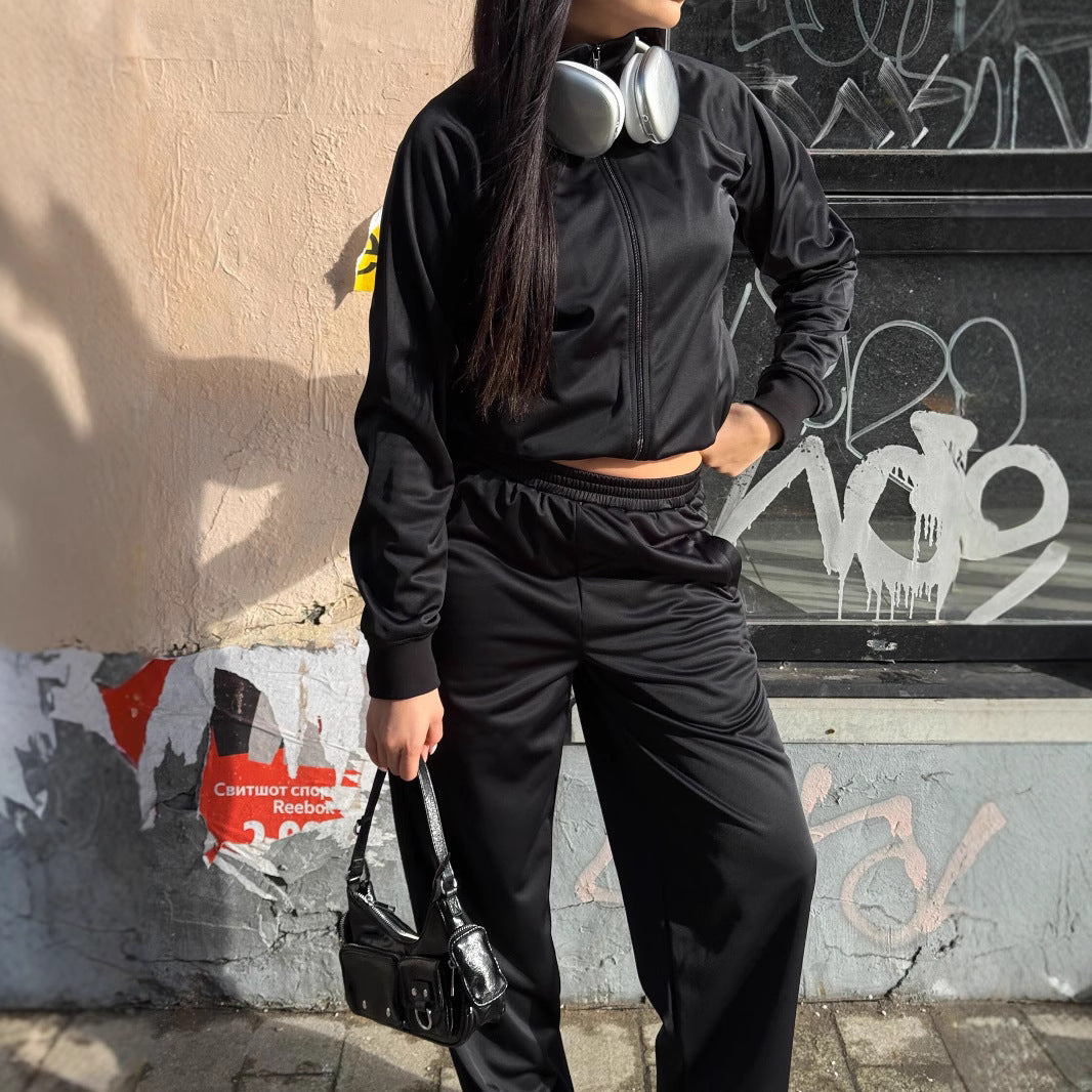 Women's Cropped Training Jacket and High-Waisted Jogging Pants Set made of Functional Polyester Mune Fashion